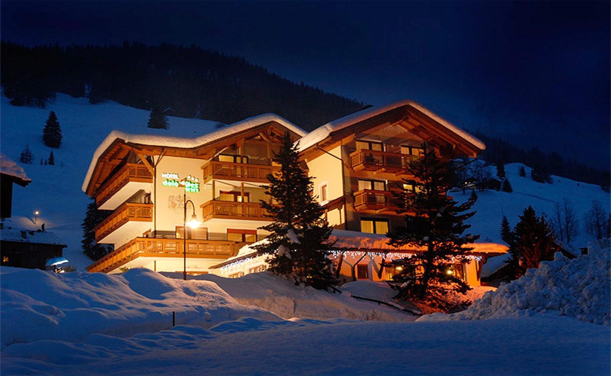 Hotel Dolomites Inn カナツェーイ エクステリア 写真