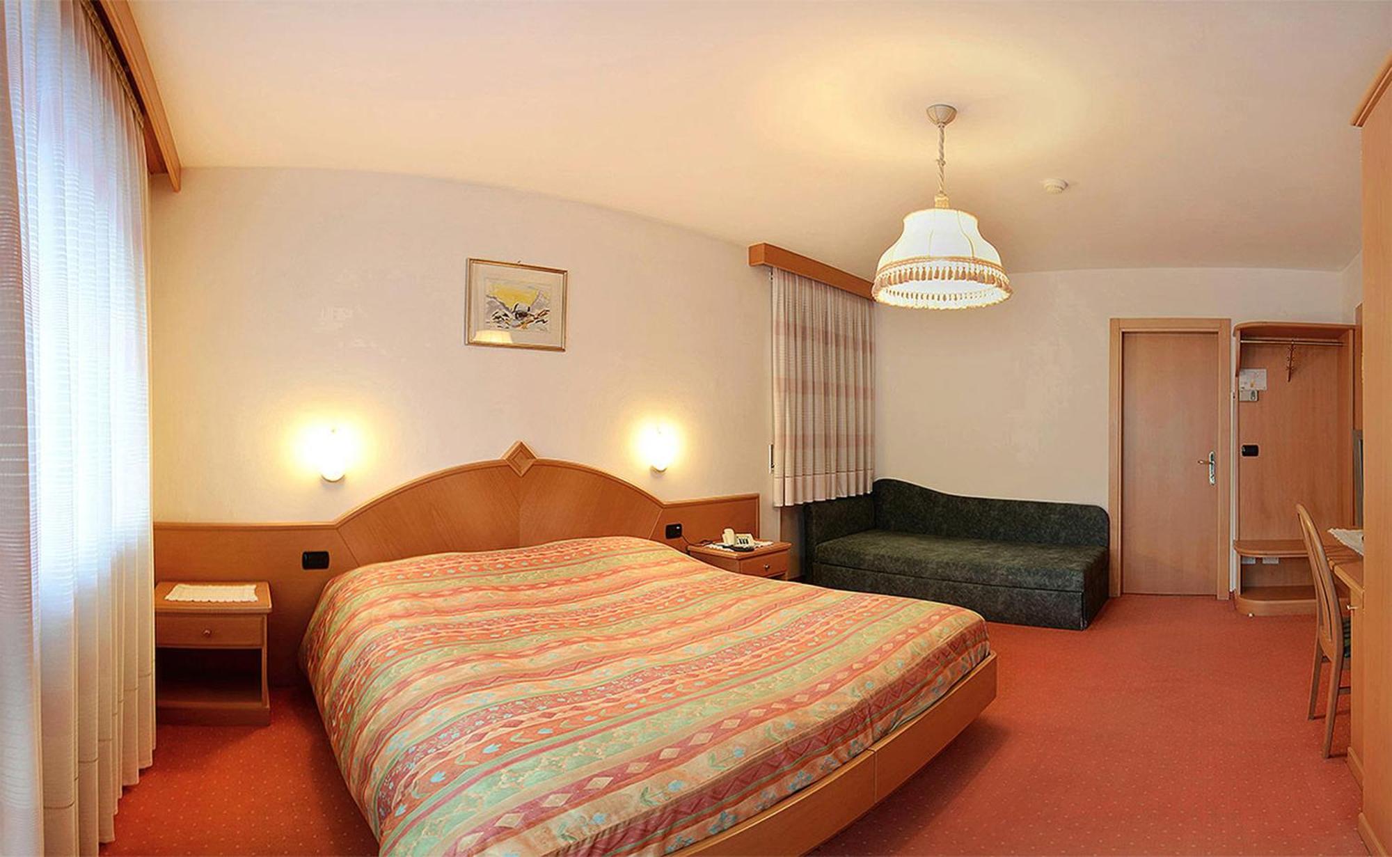 Hotel Dolomites Inn カナツェーイ エクステリア 写真
