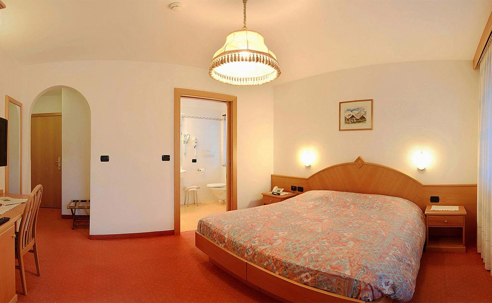 Hotel Dolomites Inn カナツェーイ 部屋 写真