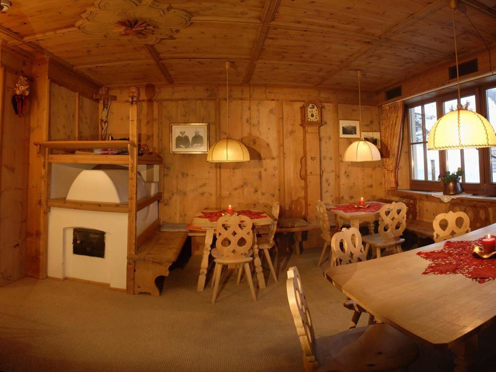 Hotel Dolomites Inn カナツェーイ エクステリア 写真